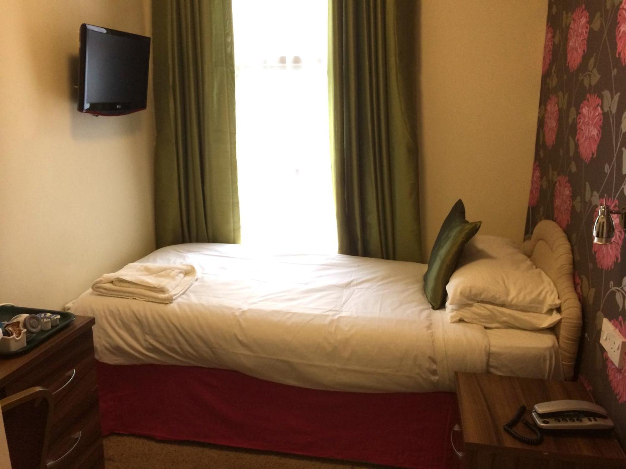 Tiffany'S Hotel Blackpool Room photo