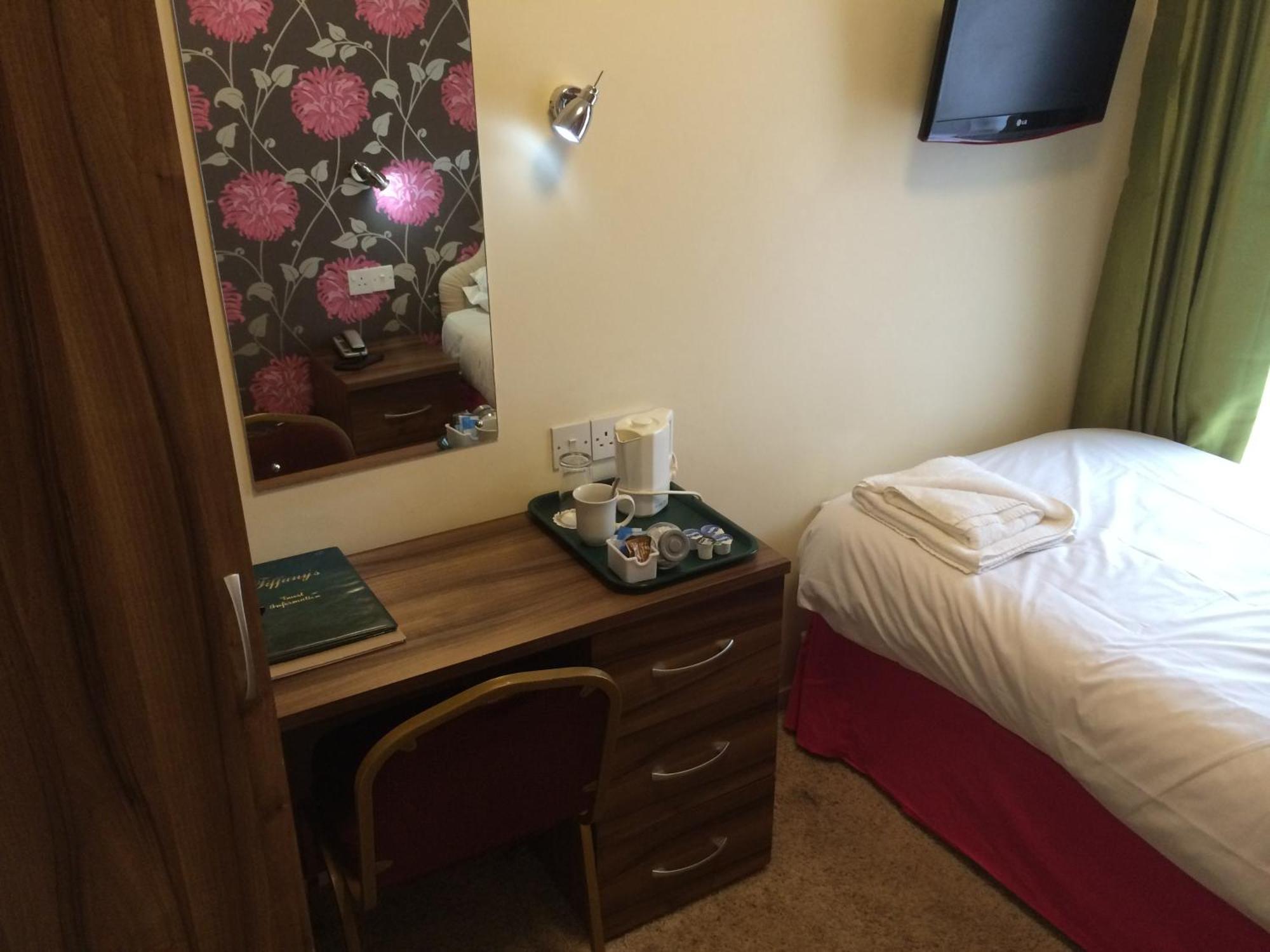Tiffany'S Hotel Blackpool Room photo